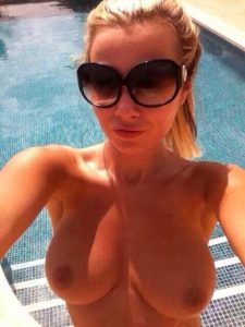 blonde-milf-selfie-big-tits