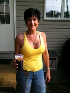 busty-milf-tight-shirt