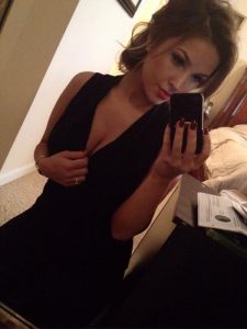 classy-milf-selfie