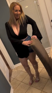 thick-curvy-mature-cougar